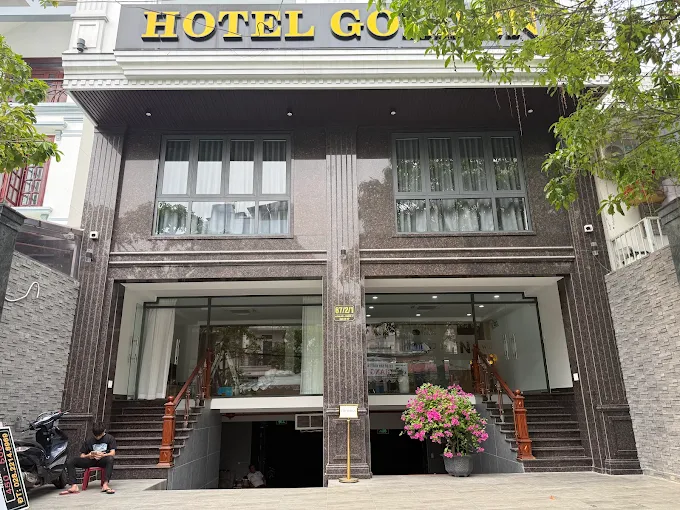 Golden Hotel